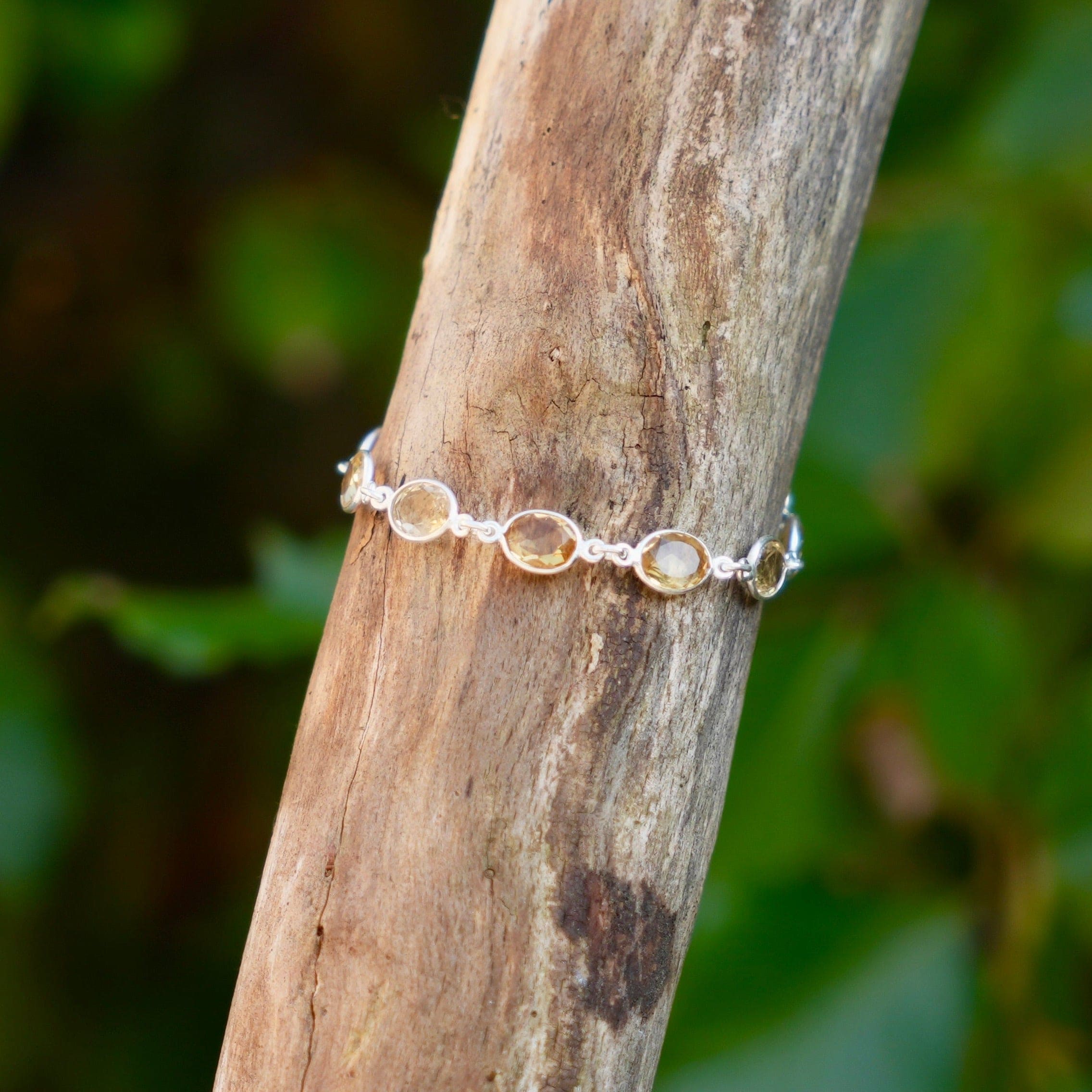 Zilveren armband met facet geslepen citrien