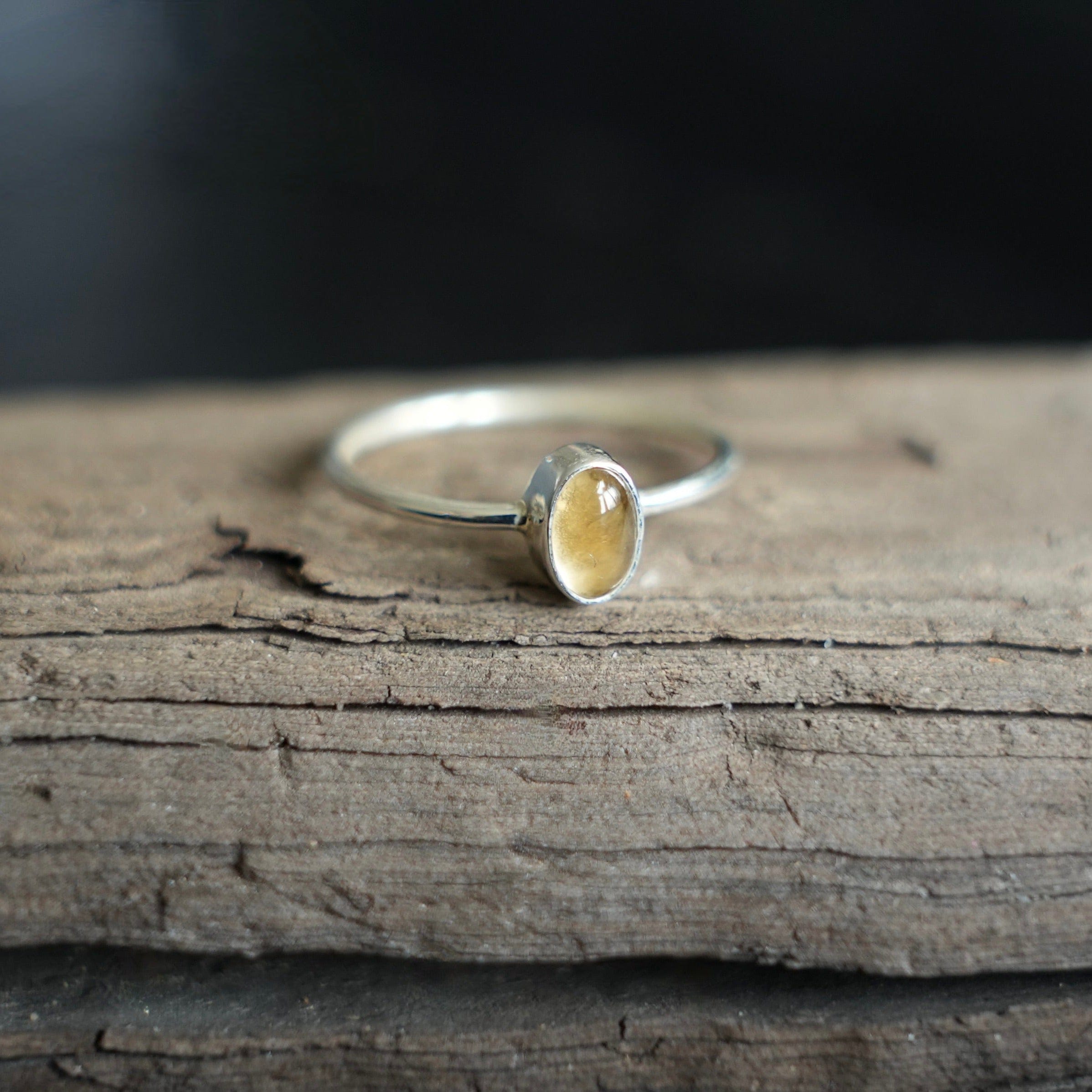 Ring met citrien en slijpvorm facet