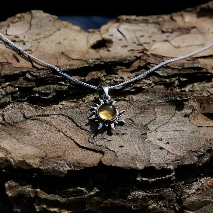 Zilveren hanger Cisit met ronde gele citrien edelsteen 