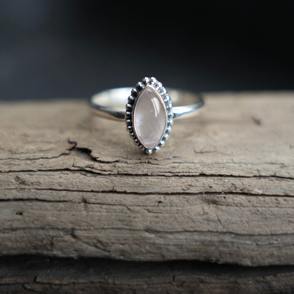 Ring markies vorm met rozenkwarts