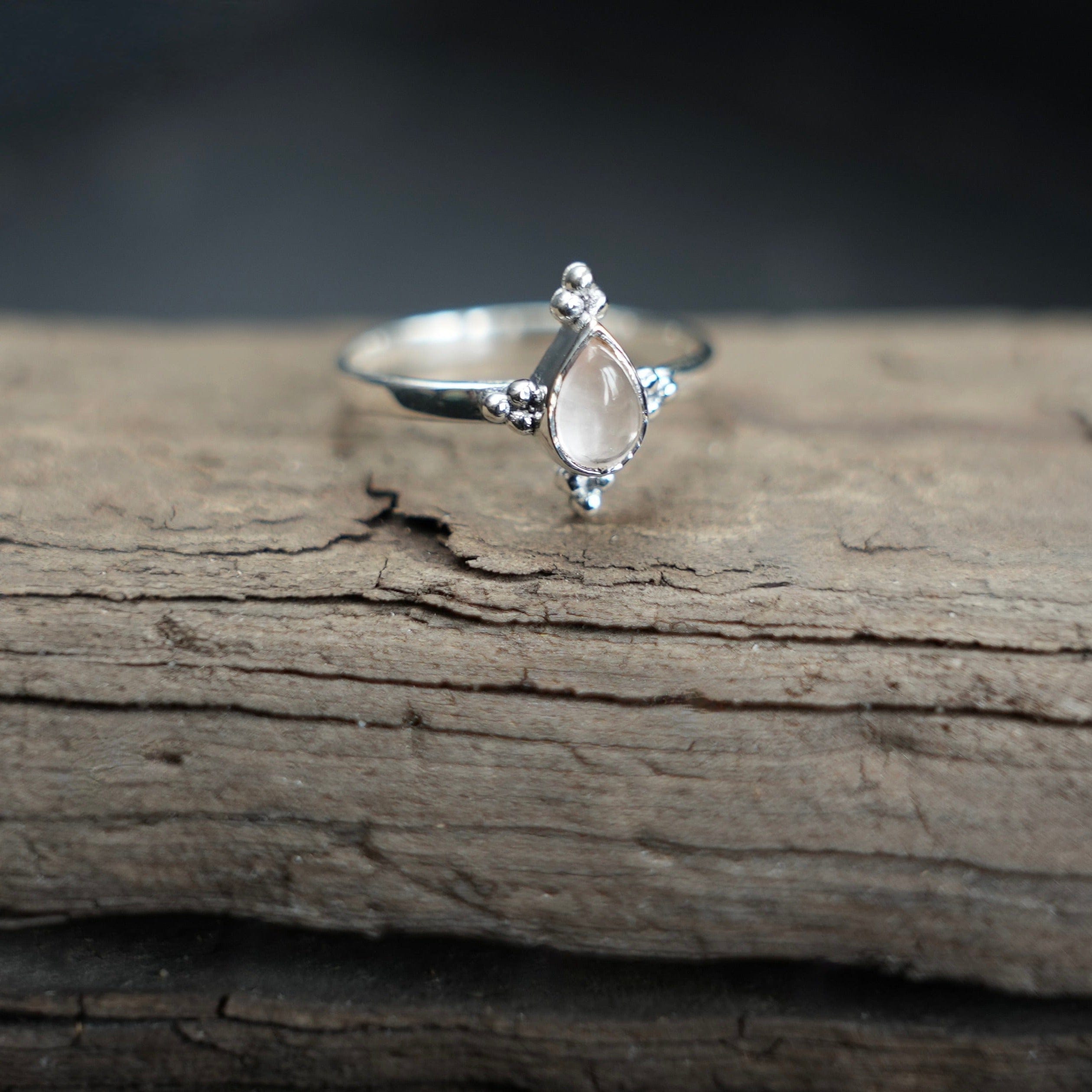 kleine ring met rozenkwarts